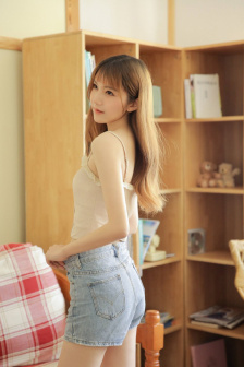 老中医吮她的花蒂和奶水视频播放